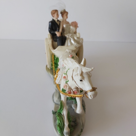 Wedding couples in the hors - Picture 6 of 10